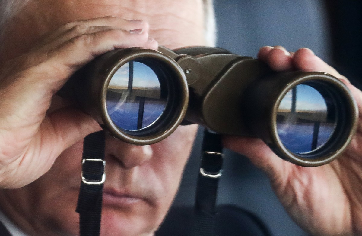 Путин примет участие в военных учениях