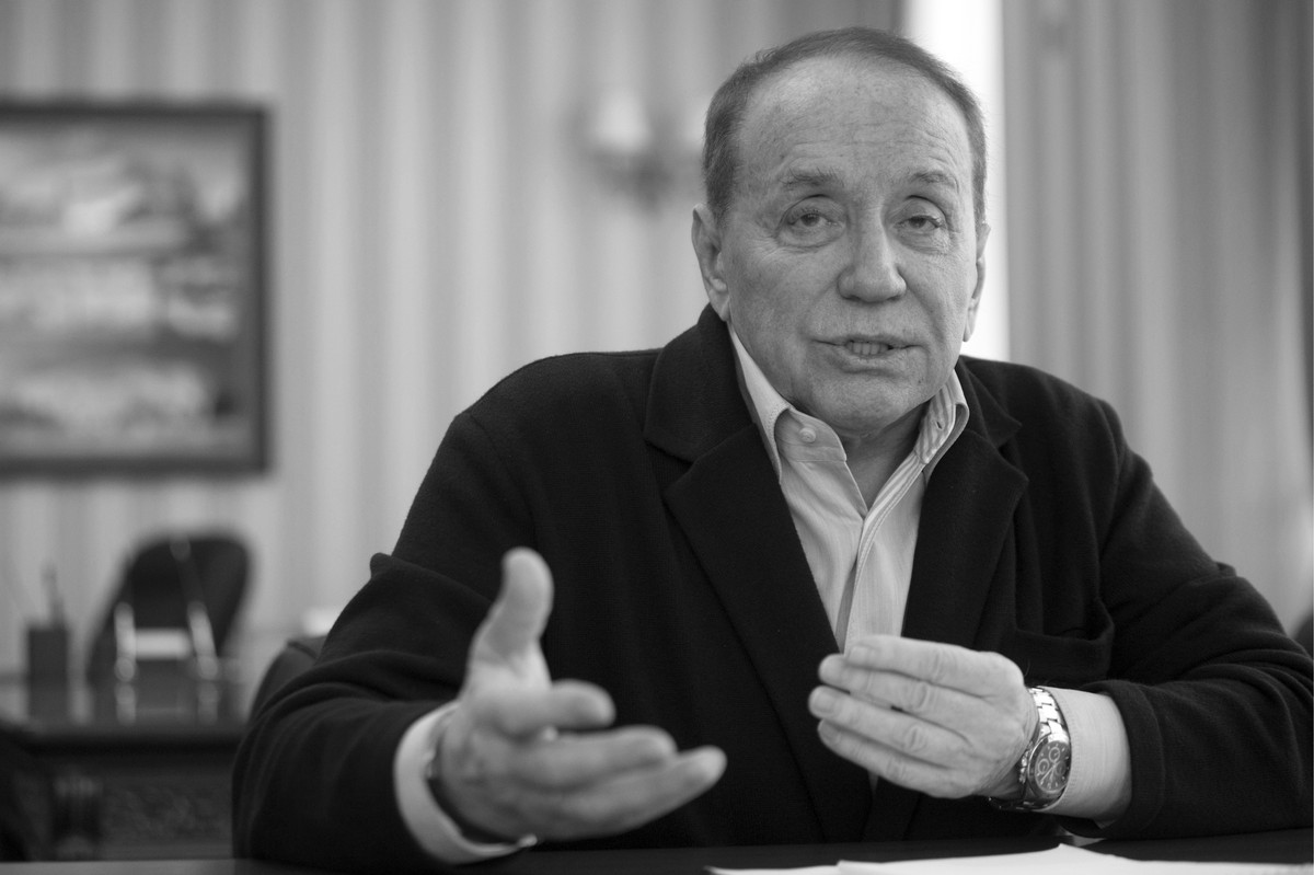 Умер ведущий КВН Александр Масляков