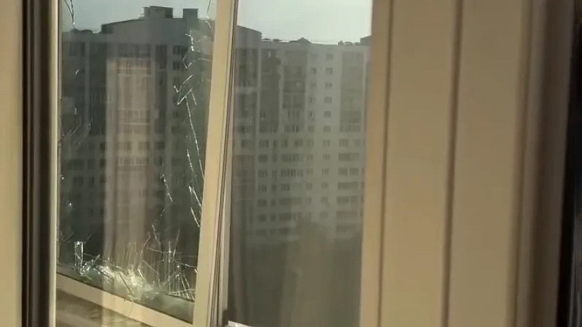 Рэпер Брутто показал последствия удара БПЛА по его дому в Раменском