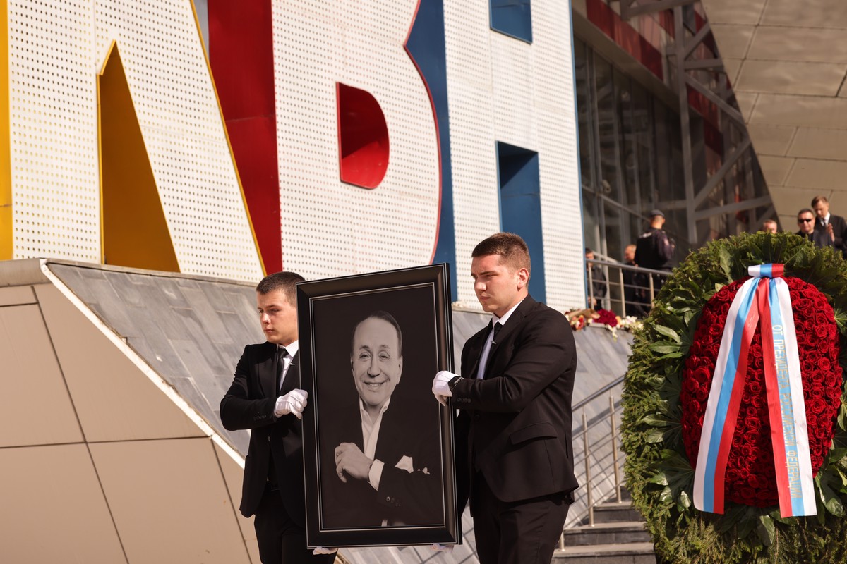 Разгромивший могилу Маслякова вандал с детства имеет диагноз: аутизм 