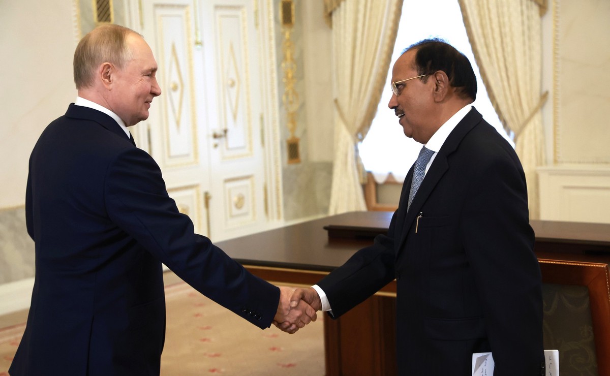 Советник Моди прилетел к Путину с рассказом о встрече с Зеленским
