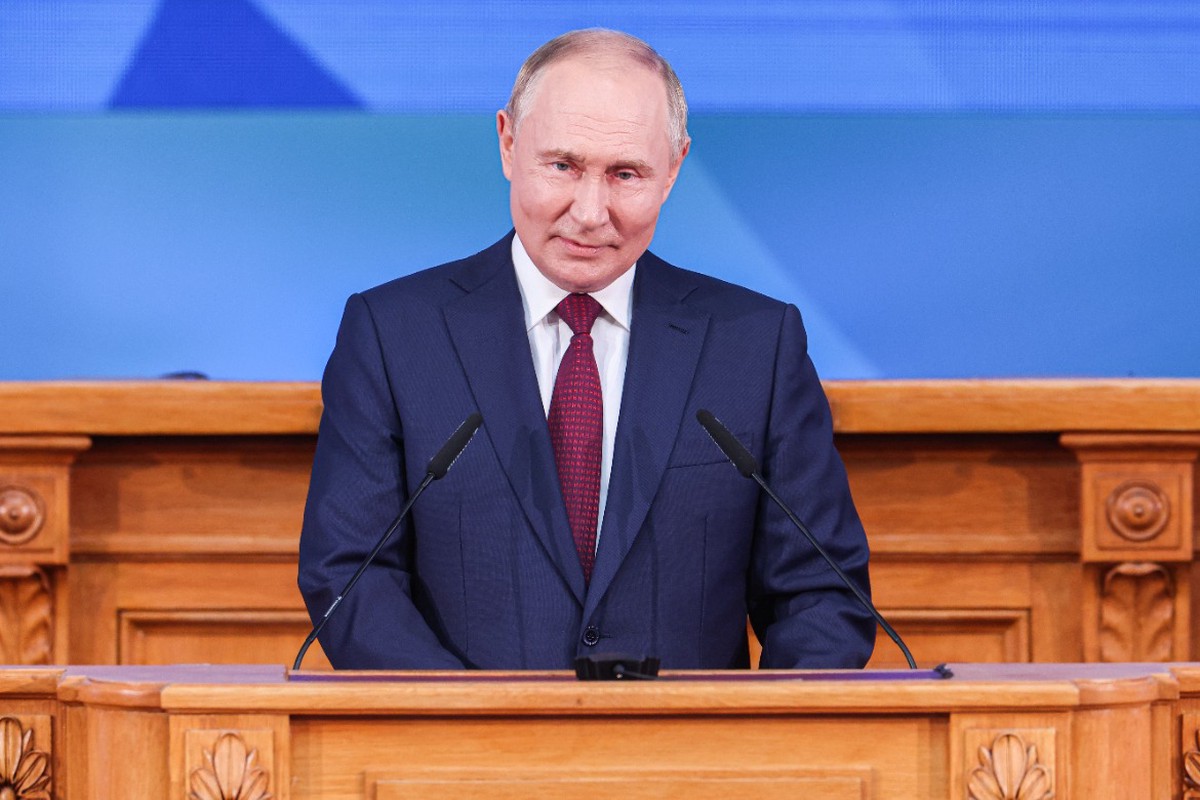 Путин: В российских женщинах раскрывается душа страны, её красота