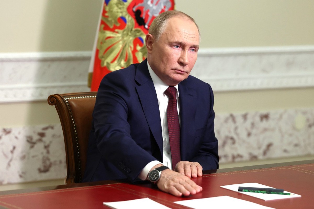 Путин: Калининград должен чувствовать себя частью большой страны