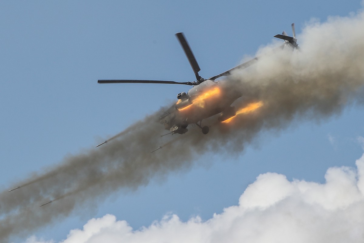 МО РФ: Ми-28НМ нанёс удар по живой силе и бронетехнике ВСУ в курском приграничье