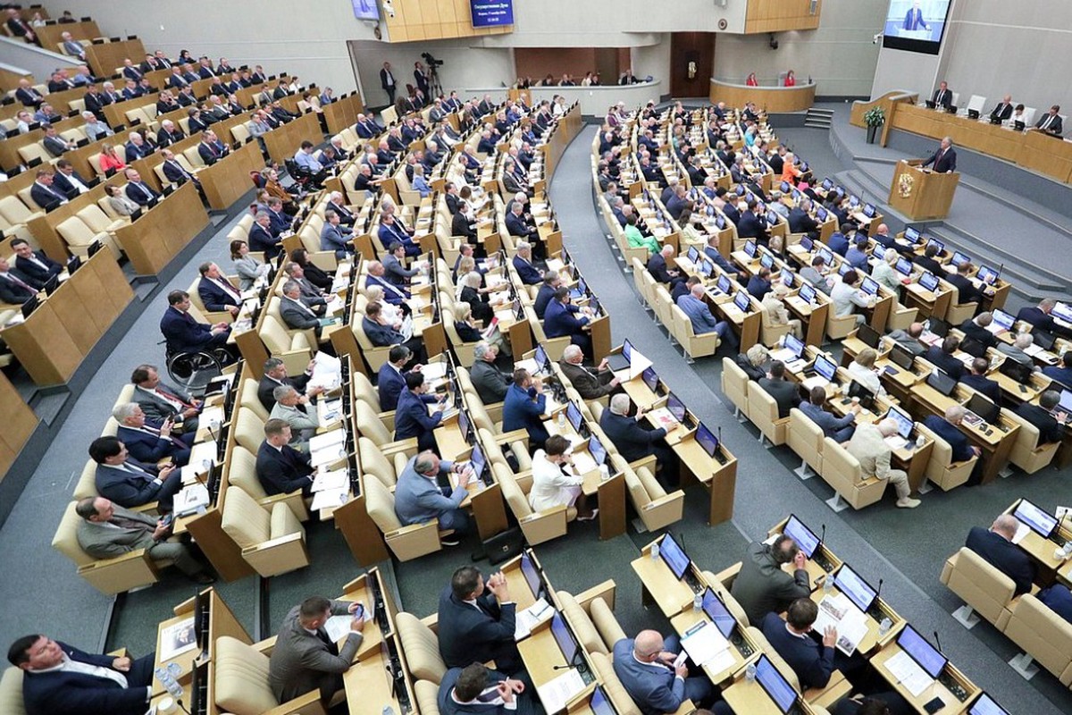 Госдума одобрила арест имущества релокантов