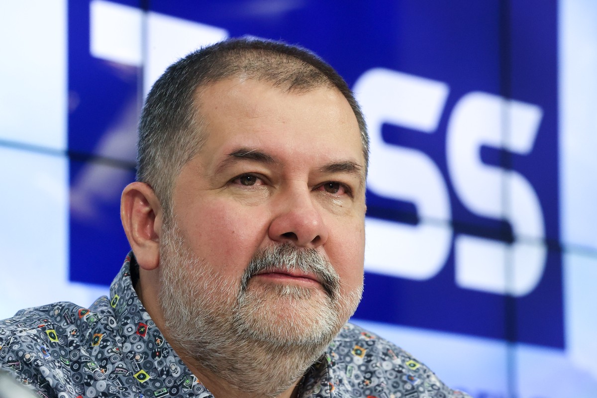 Лукьяненко призвал добавить больше новых фильмов в список кино для школьников от Минпросвещения