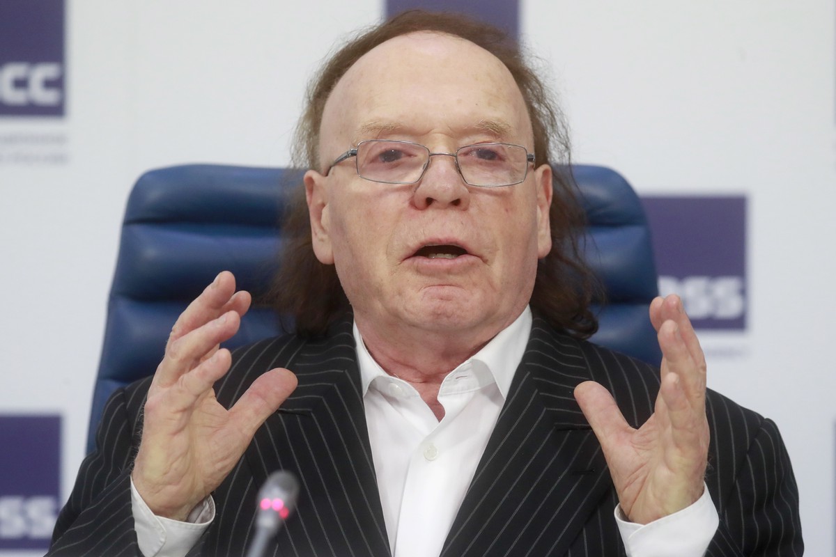 Эдвард Радзинский рассказал о самочувствии и раскрыл своё местонахождение