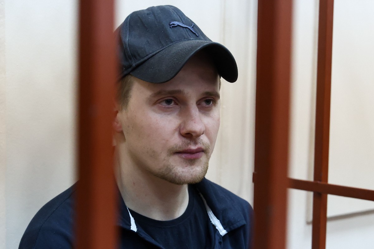 Обвиняемому в покушении на Захара Прилепина запросили пожизненный срок