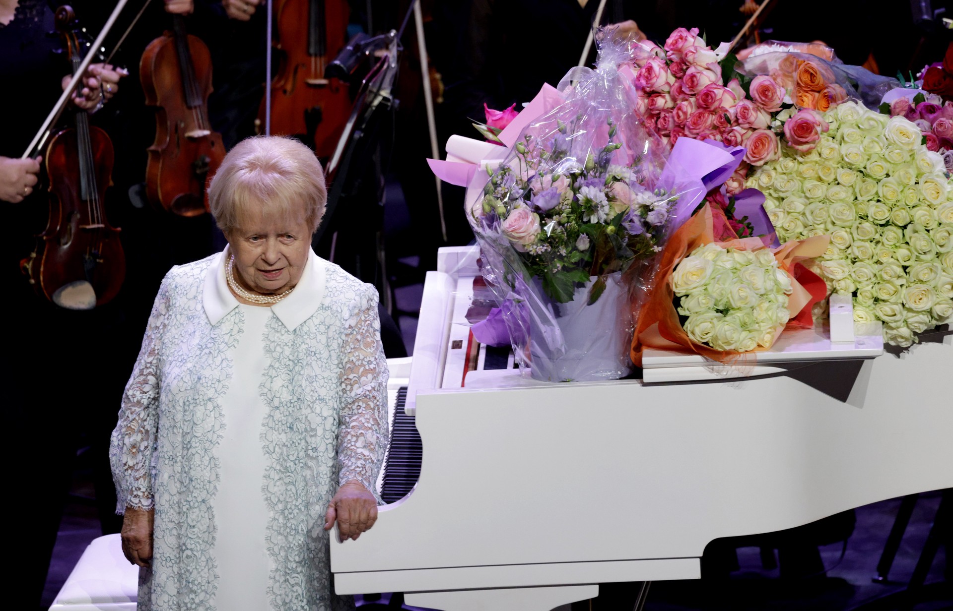 Представитель 95-летней Александры Пахмутовой рассказал о самочувствии композитора