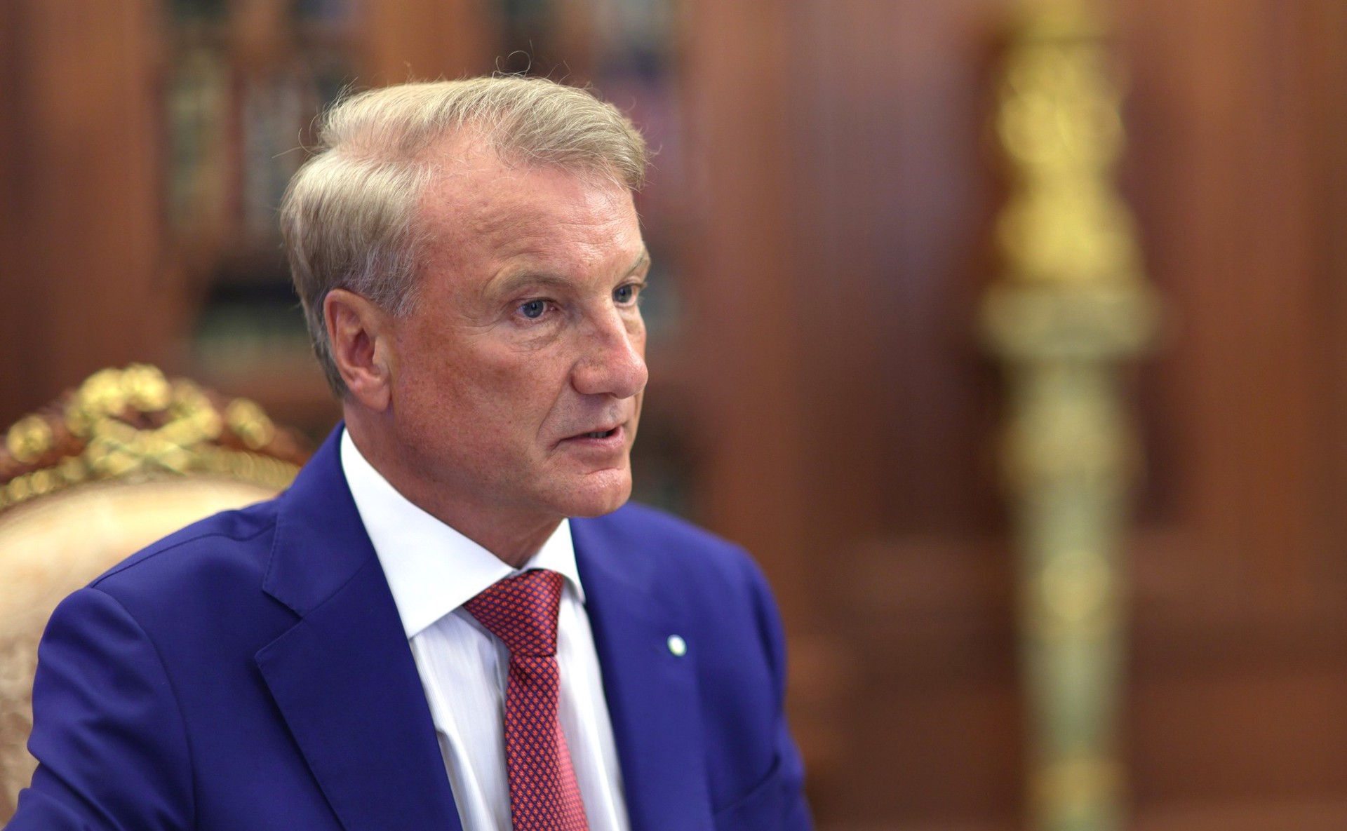 Экономист раскритиковал заявление Грефа о равновесном курсе рубля