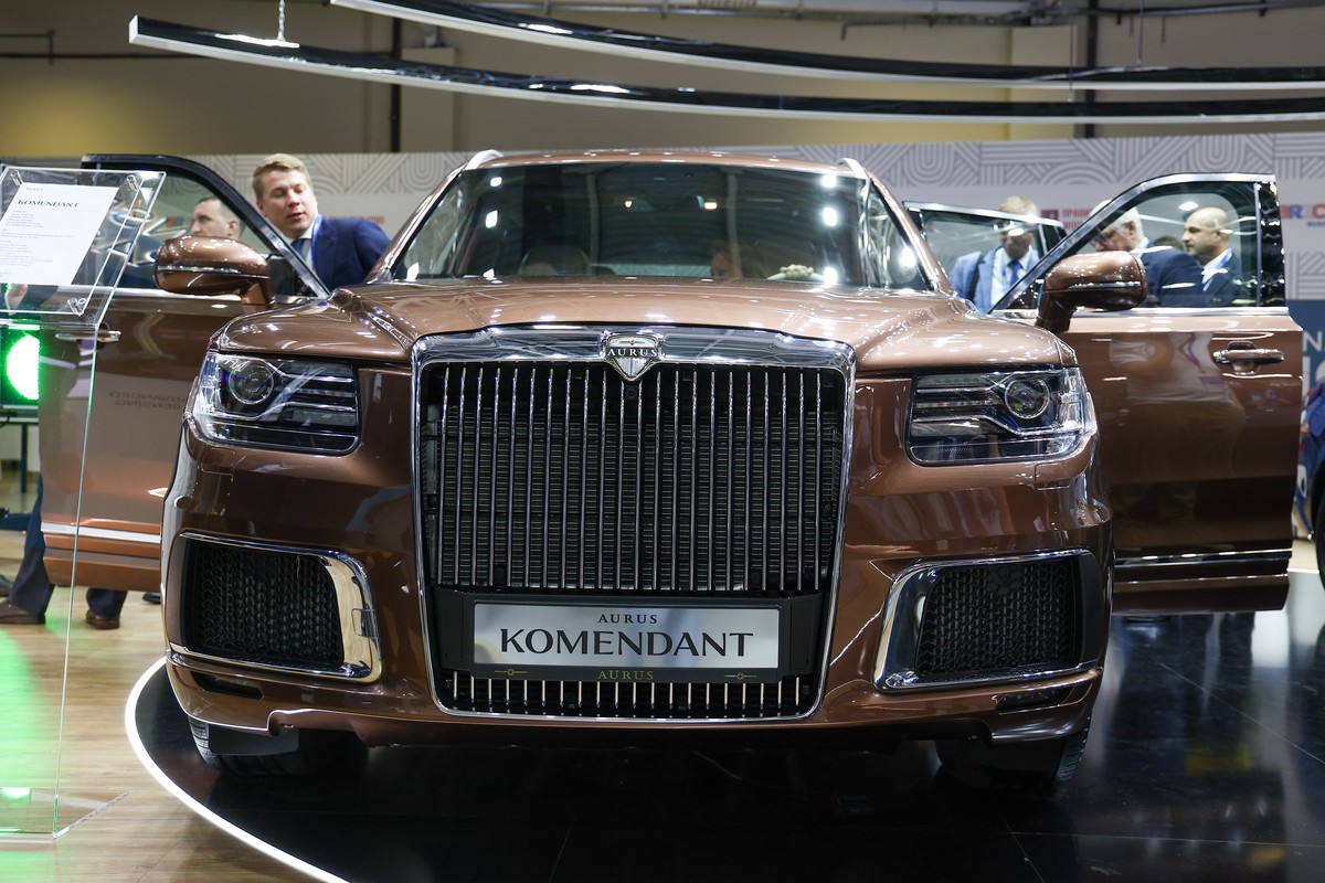 Володин: Лидеры фракций ГД до конца года пересядут на автомобили Aurus