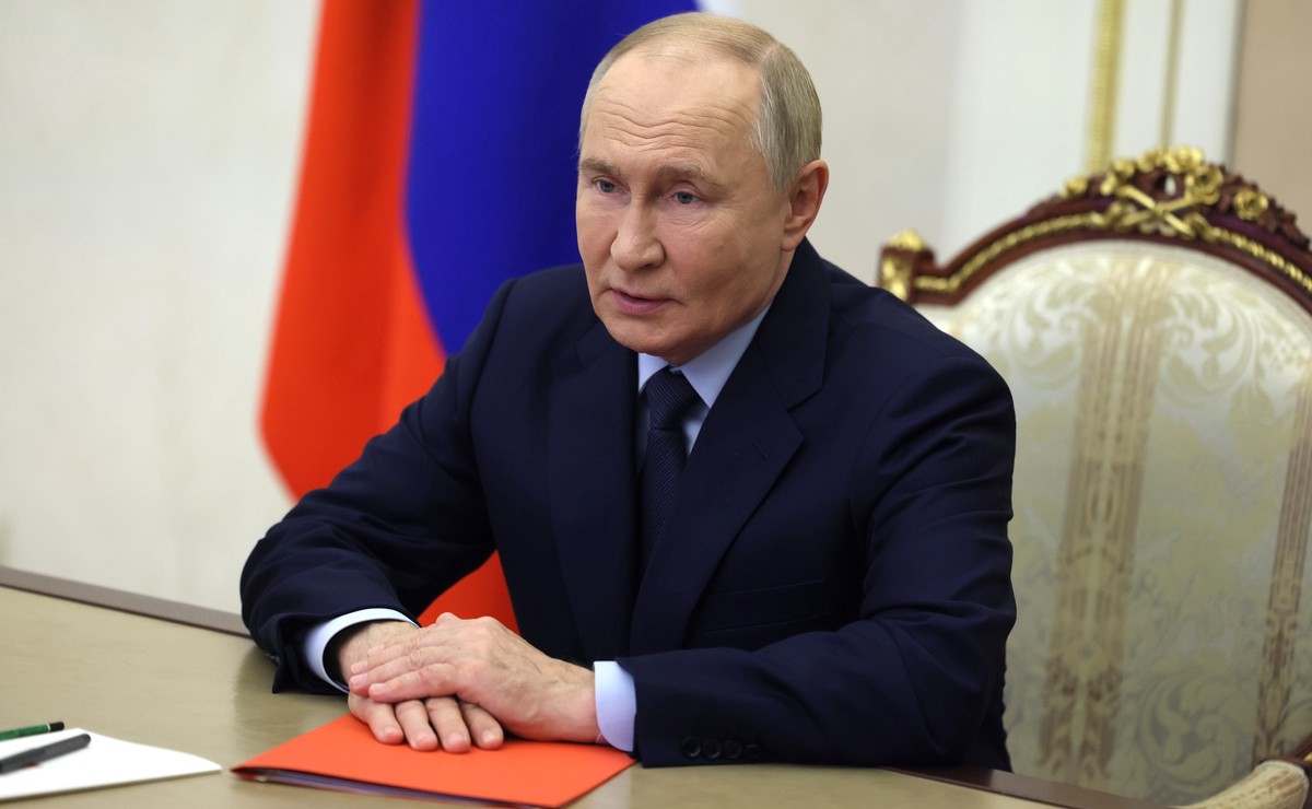 Путин заявил о необратимости формирования нового миропорядка