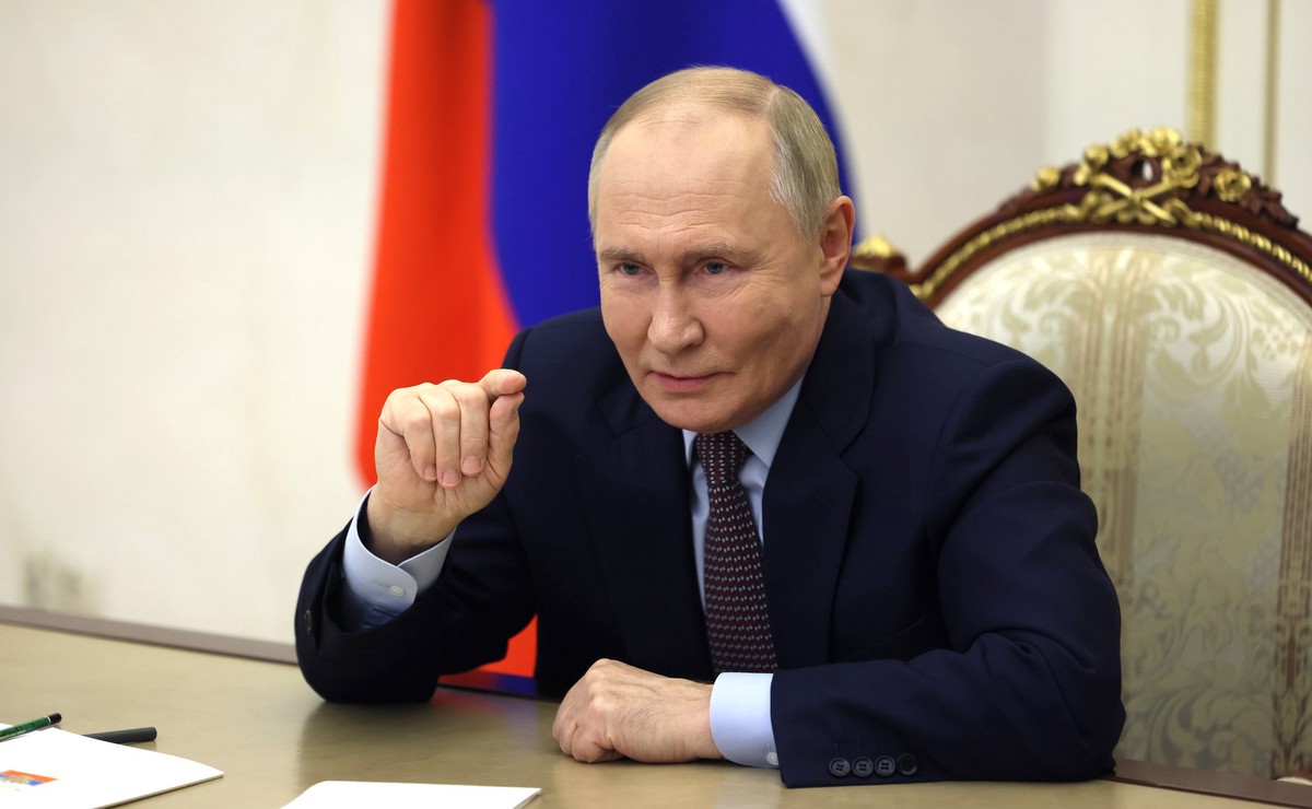 Украина просит Туркменистан не принимать президента России Владимира Путина