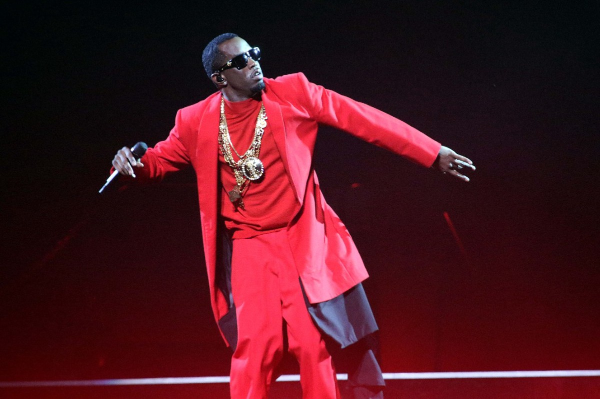 Эксперты объяснили, почему о деяниях P. Diddy стало известно спустя много лет