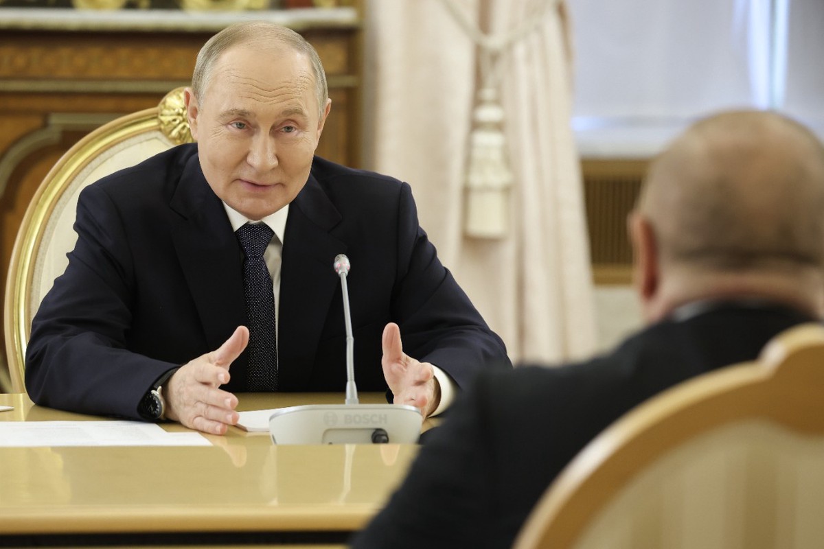 Путин пригласил Алиева на саммит БРИКС в Казани