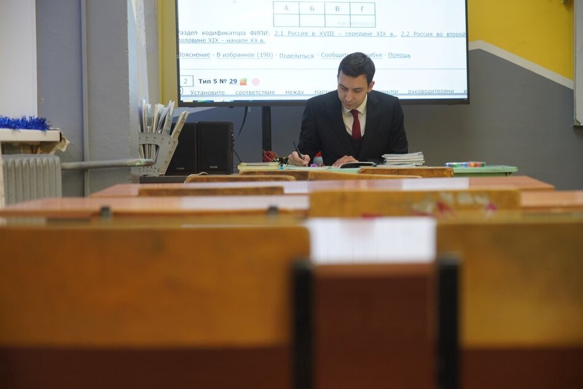 Эксперт назвал меру, которая поможет заместить мигрантов россиянами в сферах образования и здравоохранения