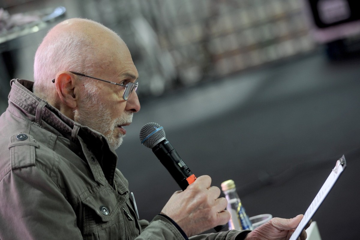 Писатель Дмитрий Филиппов рассказал о помощи Леонида Юзефовича участникам СВО