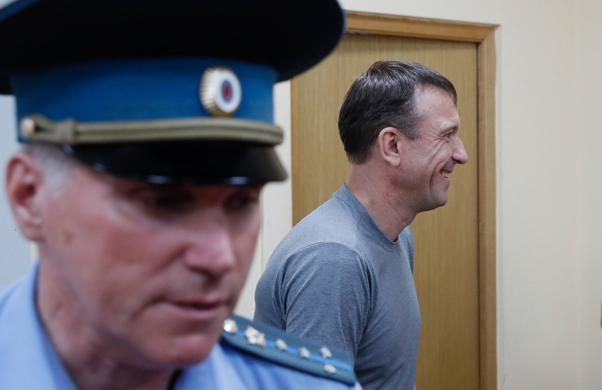 Генерал Попов отрицает, что у него есть зависимость от ставок на спорт