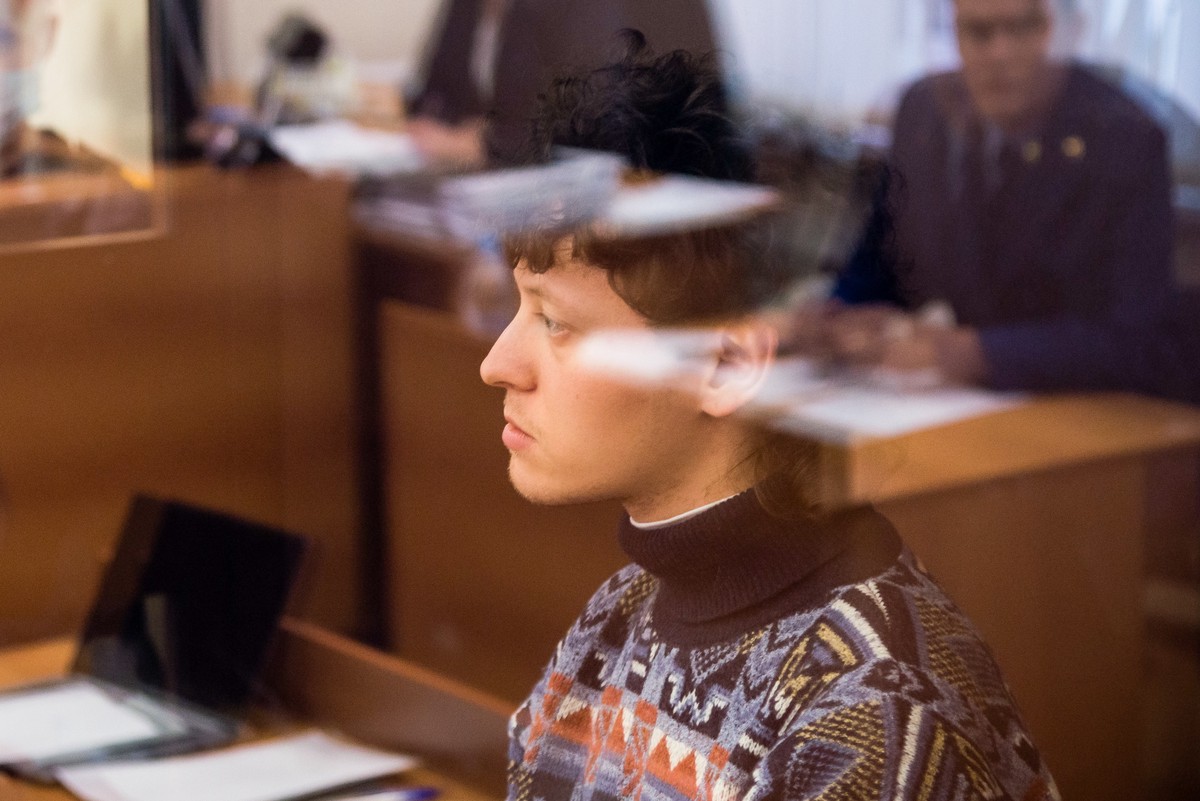 Певцу Шарлоту* продлили арест