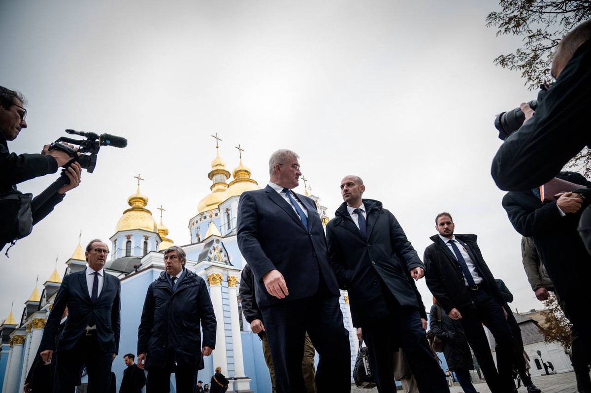 Политолог предположил, что последует за визитом главы МИД Франции в Киев