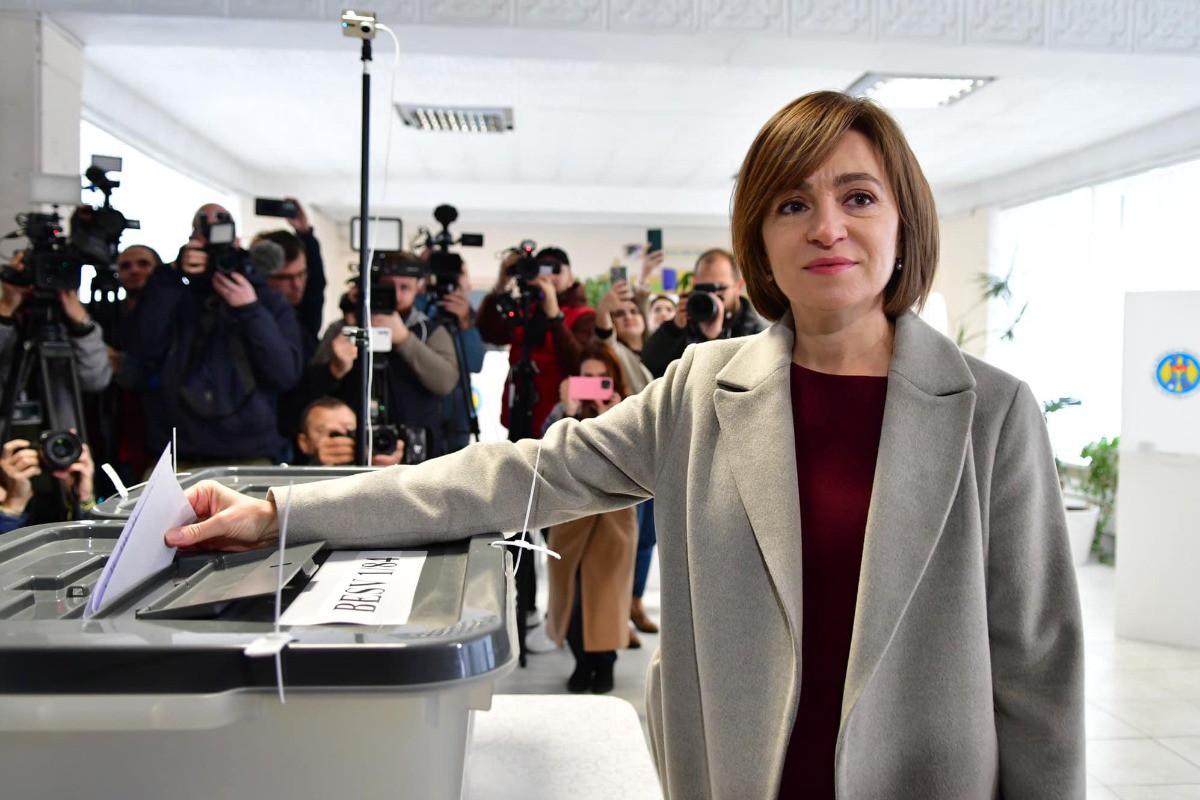 Стояногло признал победу Санду на выборах президента Молдавии