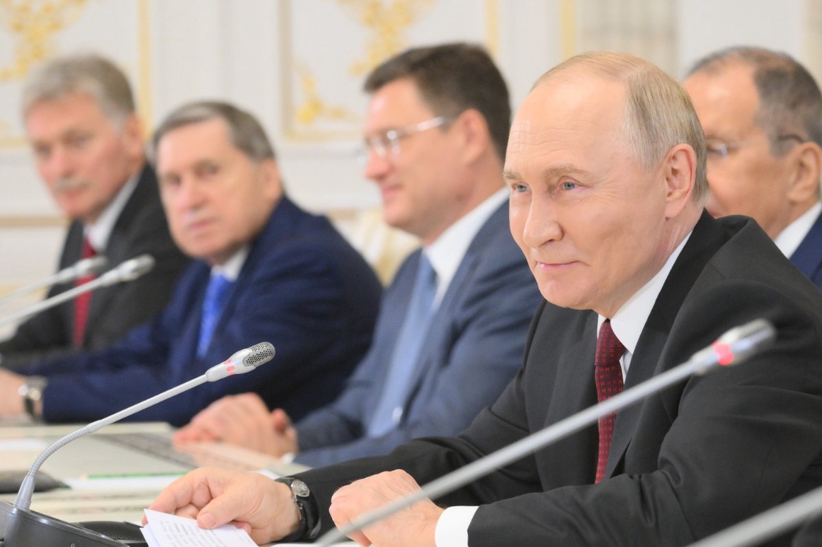 Путин пошутил, что при уровне отношений с Моди тот понимает его без переводчика