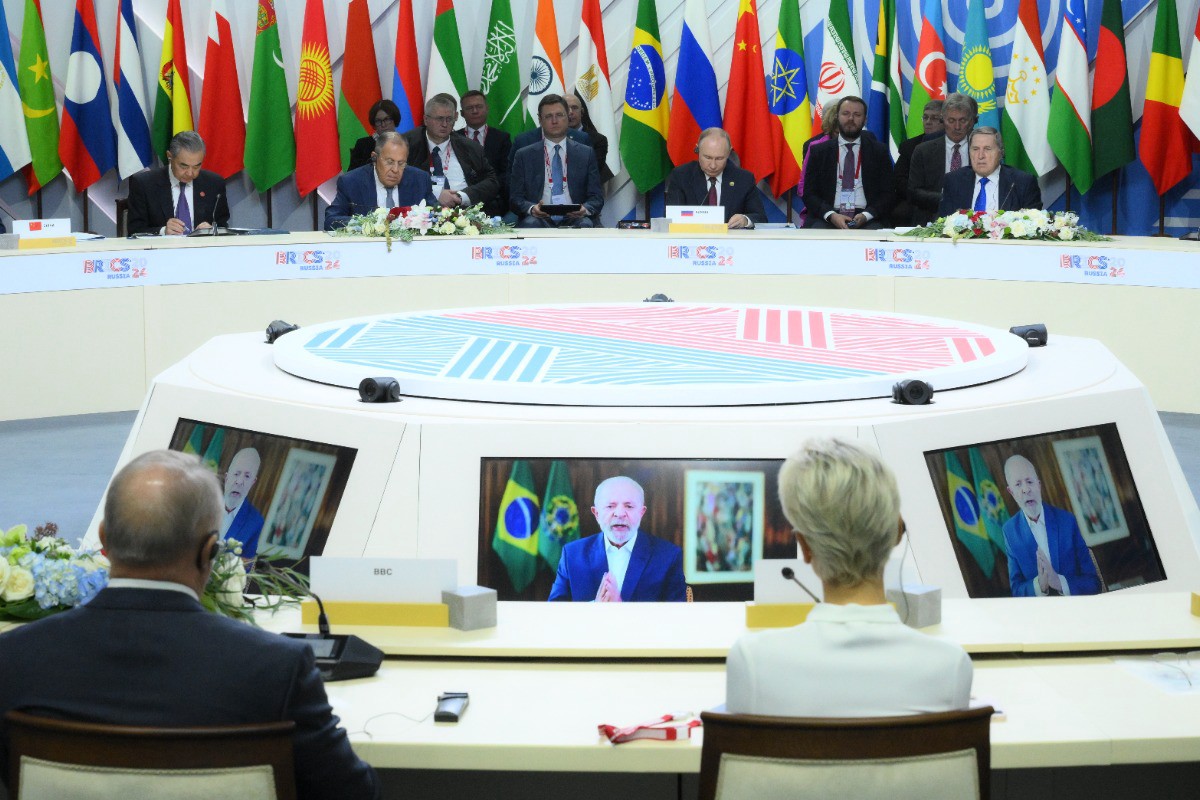 Politico: Союзники Великобритании предпочли саммит БРИКС встрече глав стран Cодружества