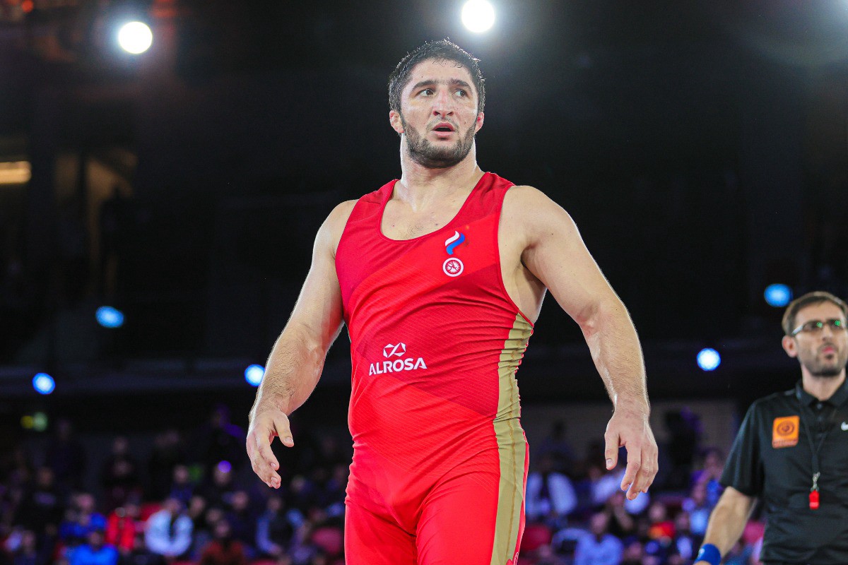 Садулаев победил американского чемпиона Олимпиады в Токио на ЧМ по борьбе
