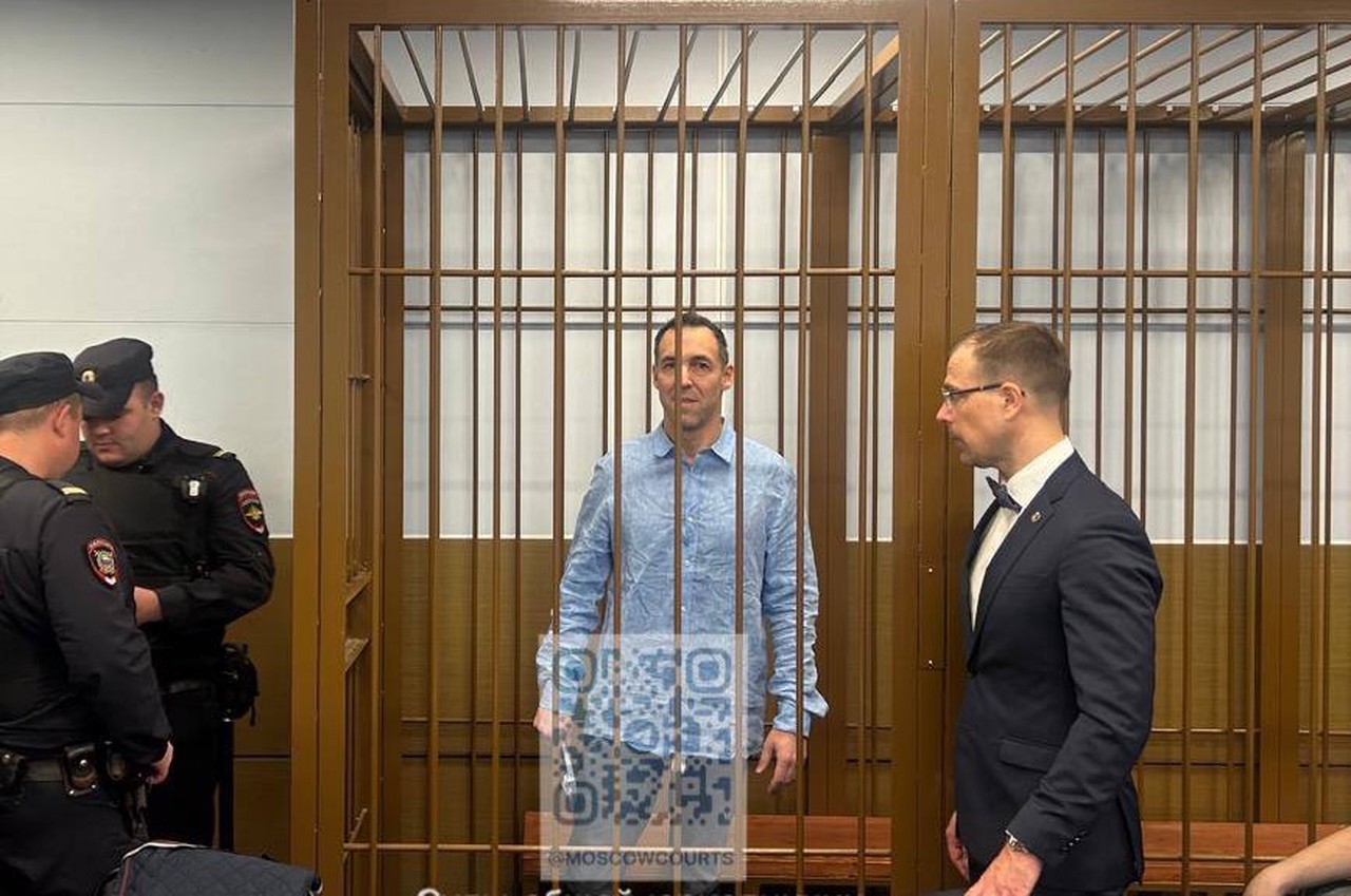 Суд приговорил француза Винатье* к трём годам колонии