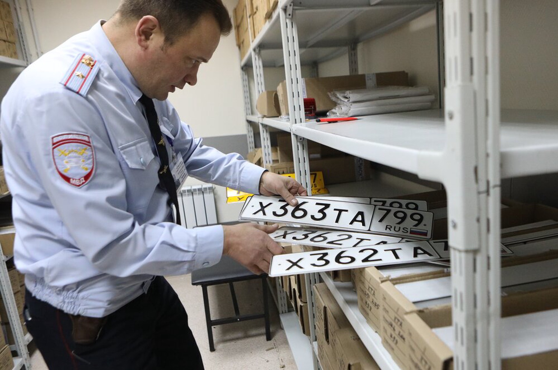 В СПЧ назвали непатриотичным отсутствие триколора на номерах