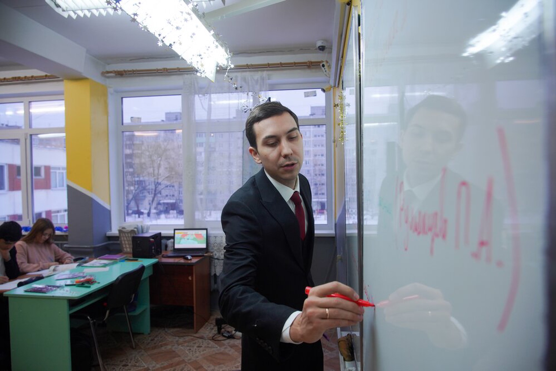 Минимальный срок договора для преподавателей вузов хотят увеличить 