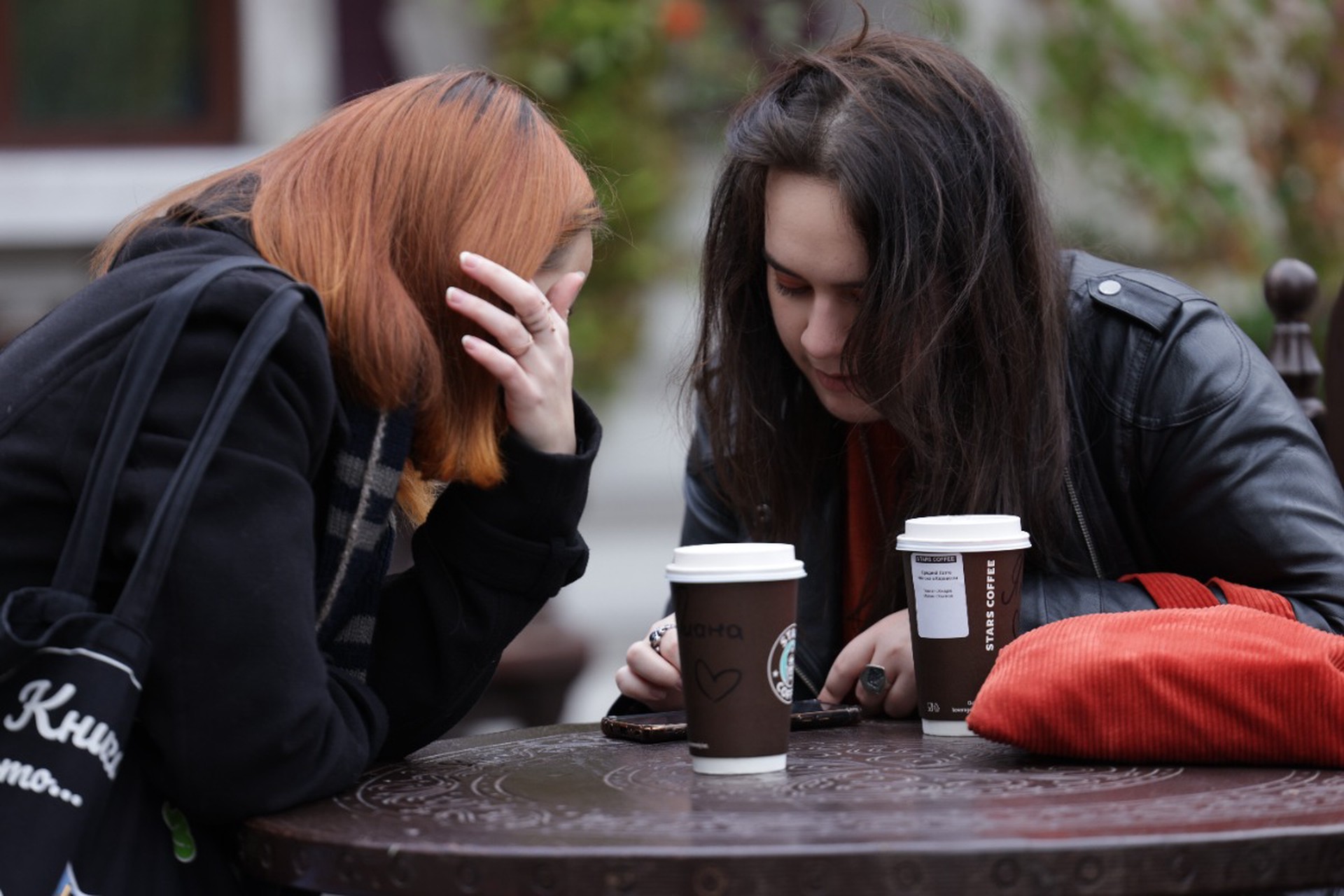 Психолог раскрыла три нестандартных способа проверить собеседника на умение хранить секреты