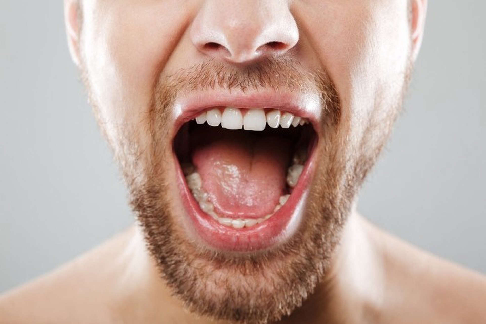 Раскрыт неожиданный симптом рака, который проявляется на языке