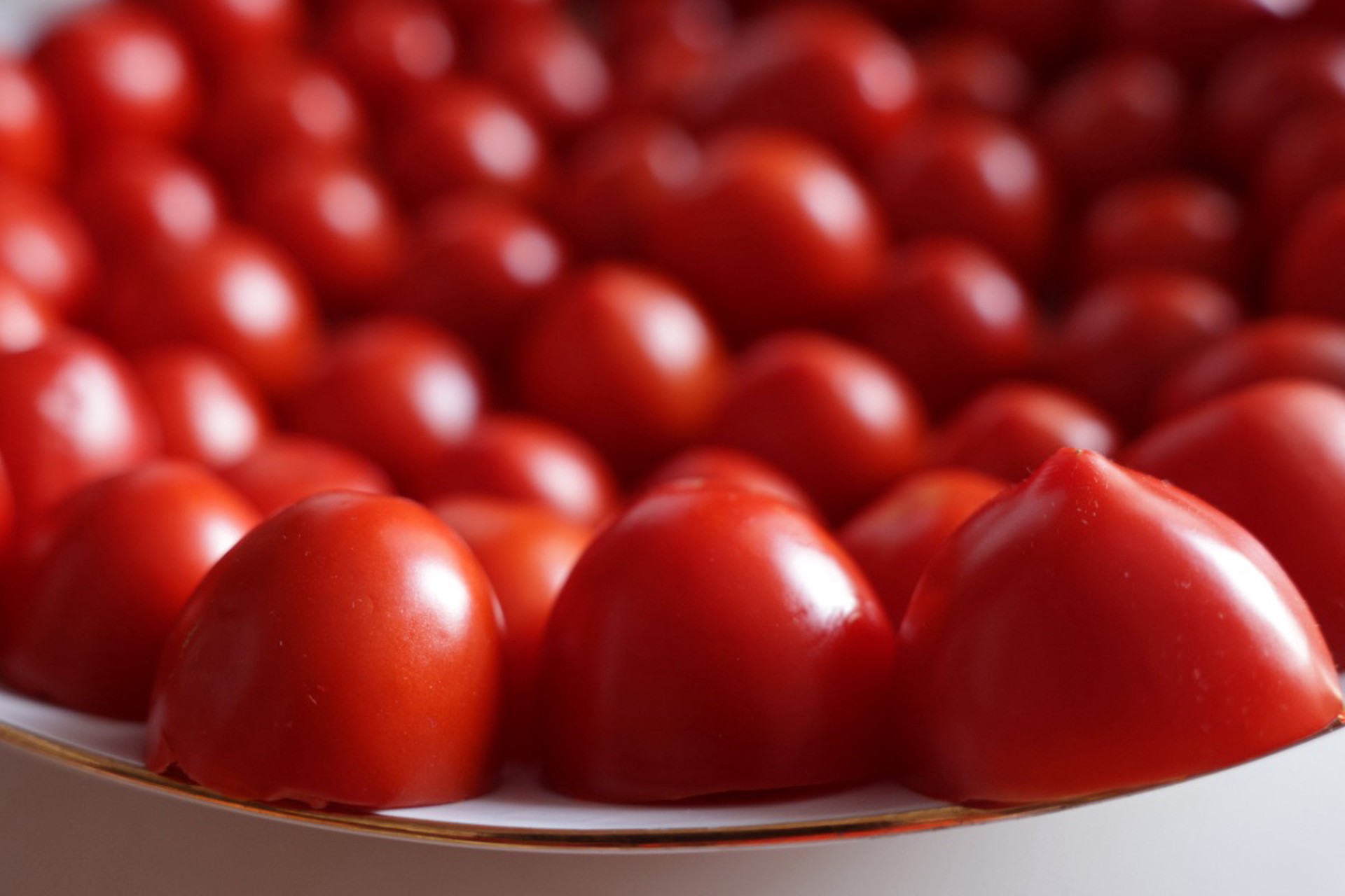 Россиянам рассказали, когда упадут цены на помидоры