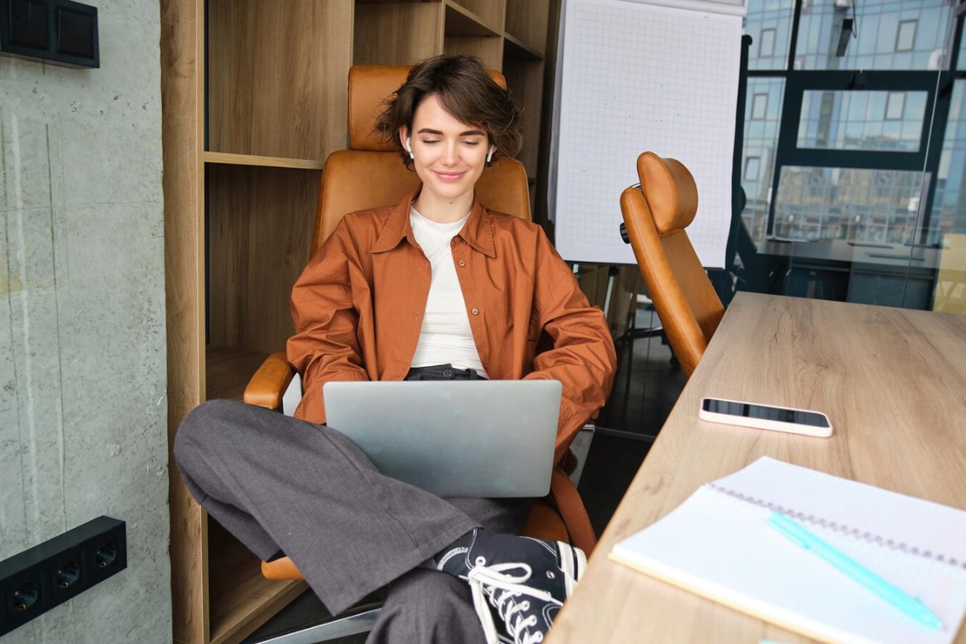 Самыми ленивыми работниками в России оказались дизайнеры