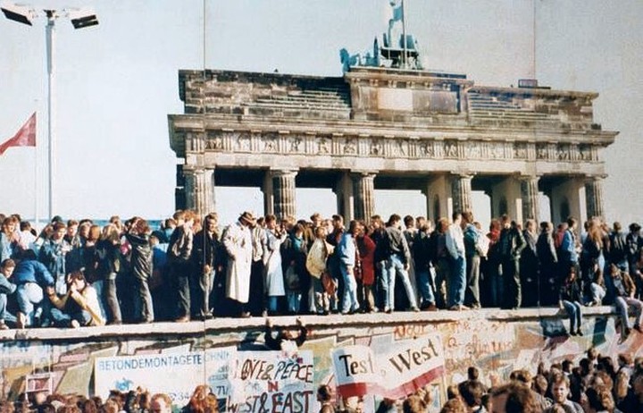 Когда закончилось существование ГДР?