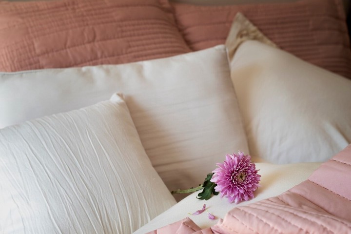 С подушками связано много народных поверий. Какое из перечисленных ниже действительно существовало? 