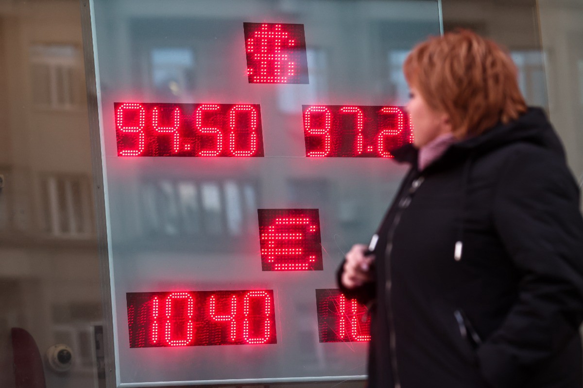 К Новому году доллар может подняться до 115 рублей