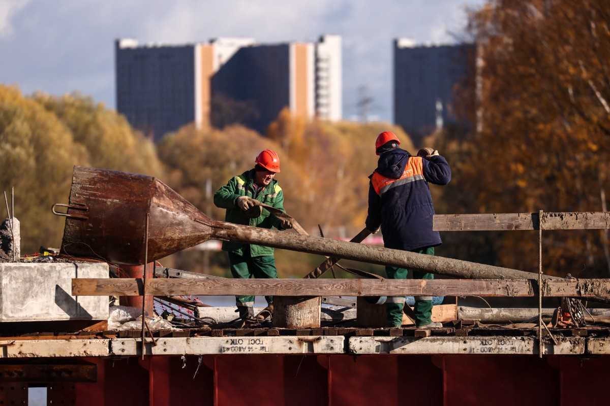 Зарплата строителей в Москве превысила 115 тысяч рублей