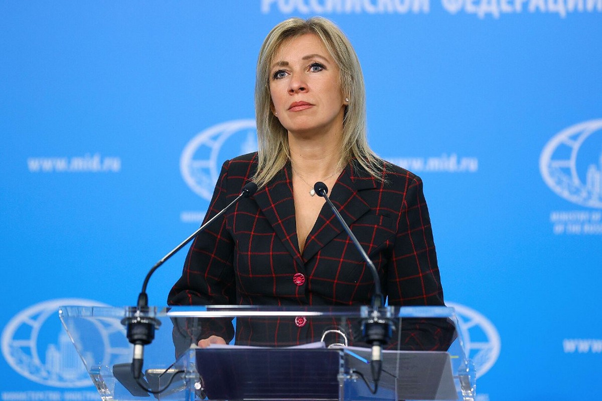 Захарова: Джонсон продолжает разжигать конфликт на Украине