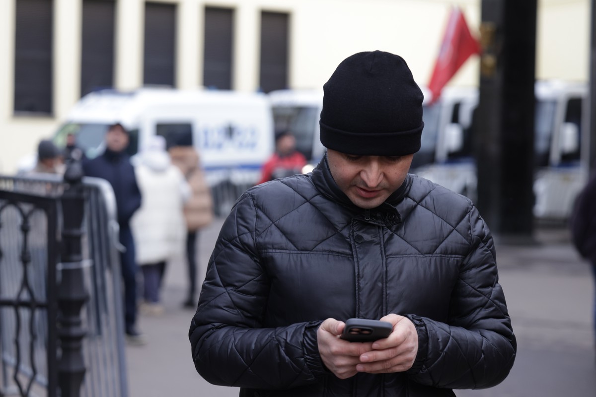 Эксперт объяснил, как сохранить заряд смартфона на холоде