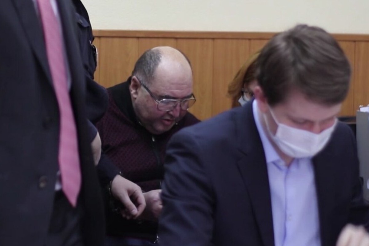 Суд освободил от отбывания наказания экс-сенатора Бориса Шпигеля