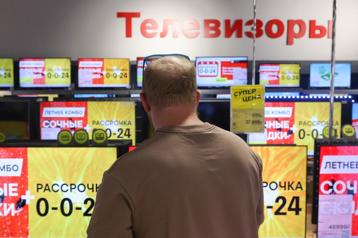 Экономист: Цены на телевизоры и мониторы могут вырасти в России на 30%