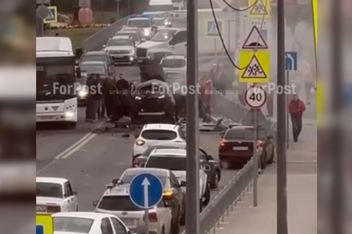 В Севастополе взорвался автомобиль, погиб военнослужащий