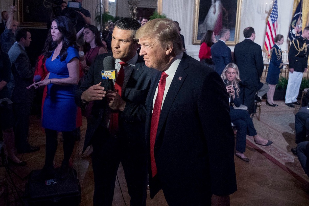 Почему Трамп выдвинул кандидатуру ведущего Fox News Хегсета на пост главы Пентагона