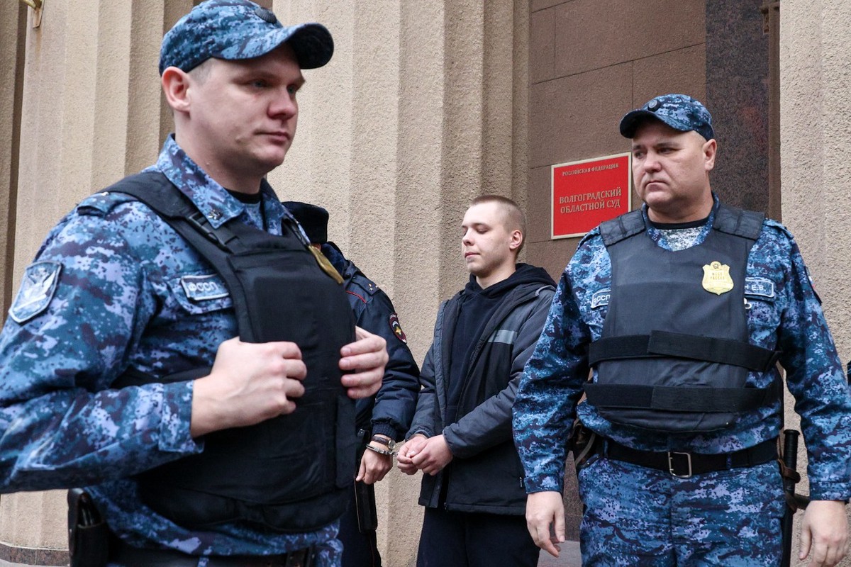 Адвокат: Обвиняемый в госизмене Никита Журавель чувствует себя прекрасно