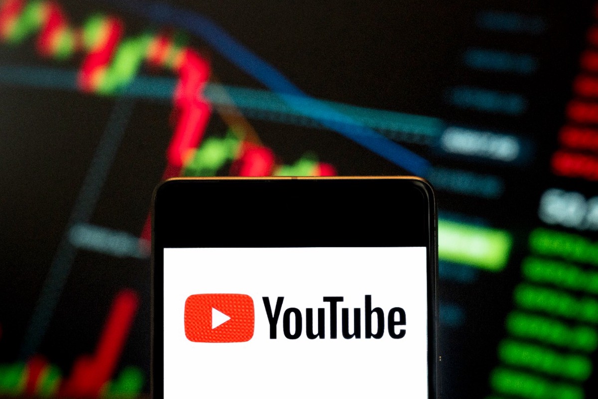 Путин пообещал разобраться с замедлением работы YouTube