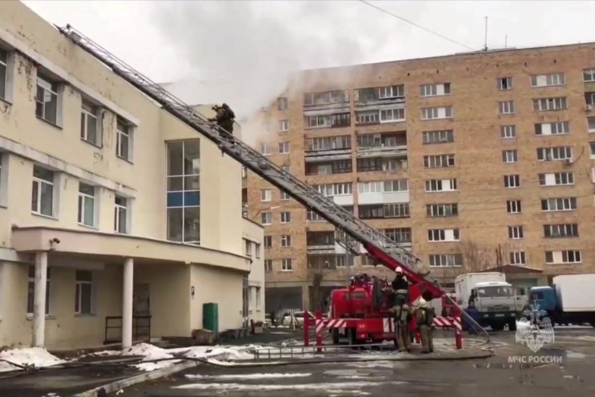 МЧС: В Екатеринбурге потушили пожар в поликлинике