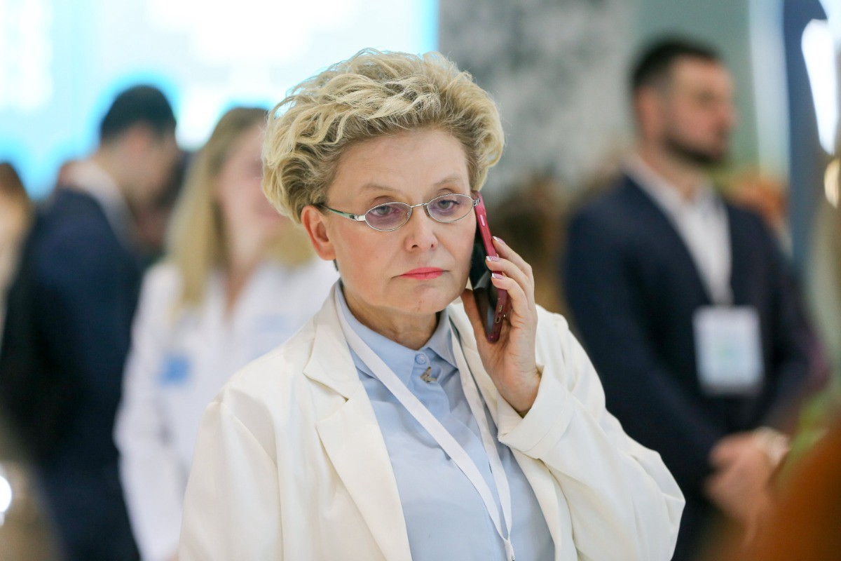 Елена Малышева поддержала решение регионов выплачивать беременным школьницам по 100 тыс.