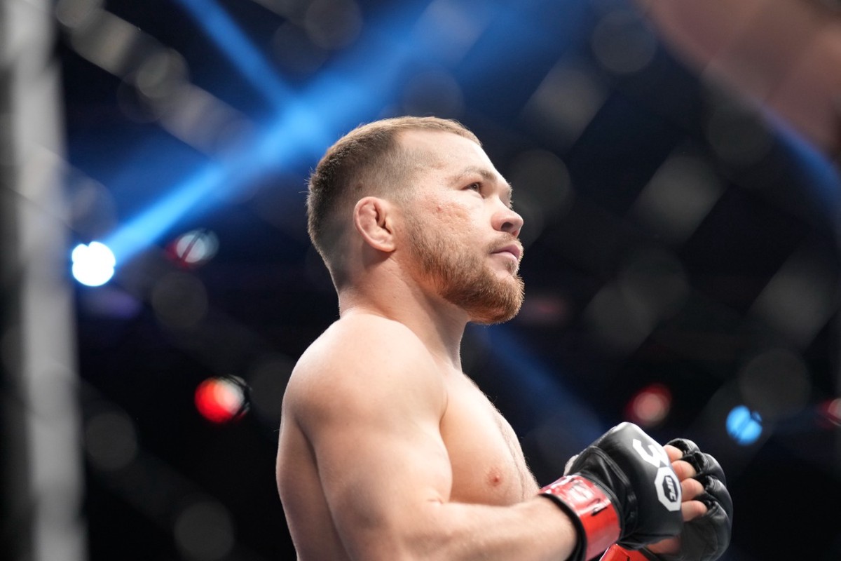 Российский боец UFC ударил китайского журналиста